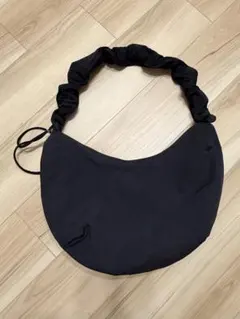 GU ショルダーバッグ