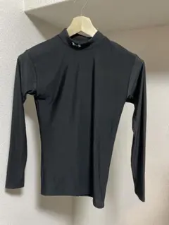 UNDER ARMOUR アンダーシャツ Sサイズ ブラック　美品