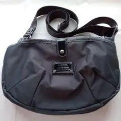 KUBICOOLレディースショルダーバッグ中古美品グレーブラック高級感があり丈夫