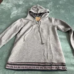 グレー　パーカー　130cm