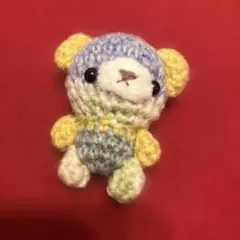 あみぐるみ くま うさぎ くまブローチ 3体セット 赤鼻の青色くまちゃんブローチ 編みぐるみハンドメイド の通販 by