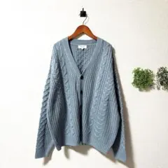 新品未使用　ケーブル編みニットカーディガン