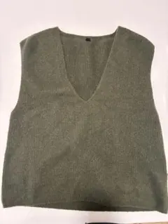 UNIQLO オリーブグリーン Vネックニットベスト M
