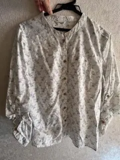 ゴールデンベア　花柄シャツ