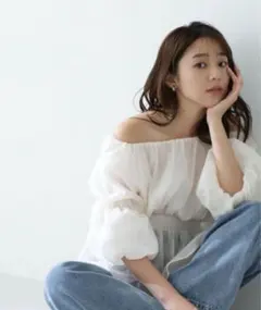 NATURAL BEAUTY BASIC シアーギャザーぺプラムブラウス　S