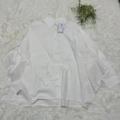 【新品タグ付き】ゆったり上品 バックデザインシャツ 白 オーバーサイズ ブラウス