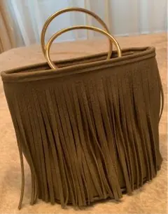 フリンジ付きハンドバッグ