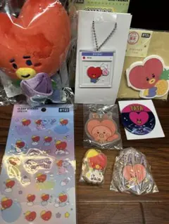 BTS BT21 TATA ぬいぐるみ・ステッカー・キーホルダーグッズ8点セット
