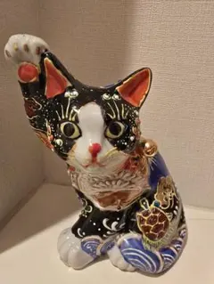 九谷焼 陶器製 猫の置物 金色の米俵を担いだ招き猫 - メルカリ