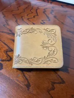 KC's ケーシーズ 二つ折り財布 牛革