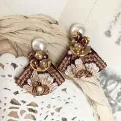 パール調カボションとインド刺繍リボンのチャラチャラタッセルピアス 匿名配送