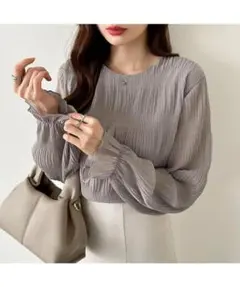 シャーリング　シアーブラウス　ラウンドネック　身ごろ部分のみ裏地あり　グレー