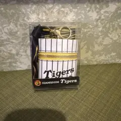 GIGO限定　2025 阪神タイガース　スカーフ付チャームポーチ　②