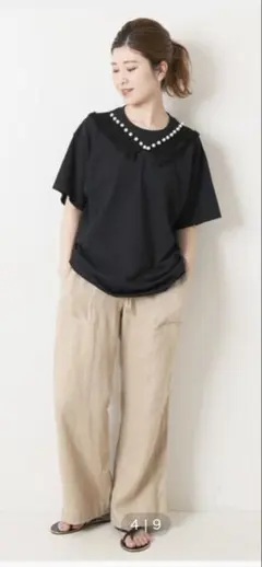 Spick and spanフリルパール装飾 黒Tシャツ