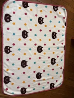 猫デザインのカラフルブランケット