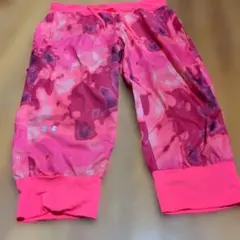 アンダーアーマー カモフラージュ柄ピンクトレーニングパンツ