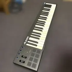 Item thumbnail for item b9778f24-4e3f-40f2-9cdb-ddcbb369aade