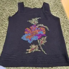 花柄刺繍 ノースリーブトップス 黒