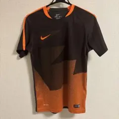 Nike DRI-FIT 半袖シャツ 黒/オレンジ