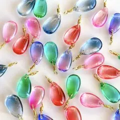 144.ティアドロップガラスビーズ　30個