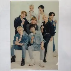 2026年最新】straykidsトレカ公式の人気アイテム - メルカリ