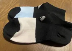 【新品未使用】adidasソックス　22〜24cm