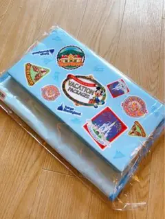 ディズニー　バケーションパッケージ　バッグとポータブルクッションのセット