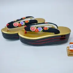 草履 ヒール高 刺繍鼻緒 菊刺繍 3段 黒×金 桂由美 24cm フリーサイズ