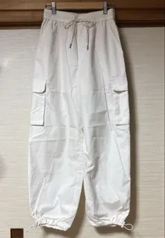 ホワイト カーゴパンツ　GU
