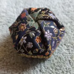 ④　布香合　花柄の六角形