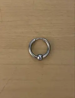 片耳ピアスメンズ