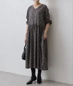 【24SS美品】定価2.3万円✴︎BEARDSLEY プリントギャザーワンピース