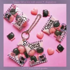 TiTi×okappaloverコラボ　黒猫グミのバッグチャーム&ベアブローチ