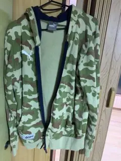 PUMA 迷彩　カモフラ柄　パーカー