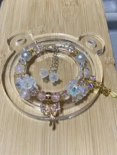花と蝶モチーフのブレスレット