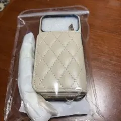 キルティング iPhoneケース ベージュ ショルダー付き