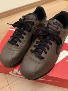 NIKE コルテッツ　ブラウン