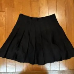 た*ご様 黒 ミニプリーツスカート