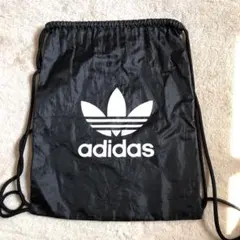 adidas ナップサック　黒
