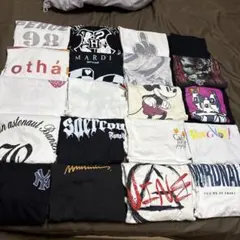 カジュアルTシャツセット（多様なデザイン）20点セット。