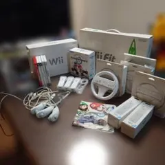 Wii本体セット（戦国無双3、スマブラ、マリオ、マリオカート）ハンドル4個付き