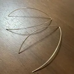 ゴールドリーフ形状フープピアス