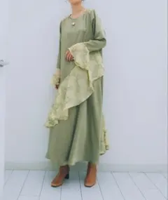 完売品【MARTE/sahara】フラワーフレアドッキングドレス グリーン