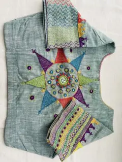 インド ランバニ刺繍 キッズベスト ハンドメイド 一点物 民族衣装 