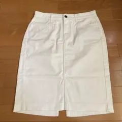 UNIQLOタイトスカートW61 後ろスリットありのサムネイル