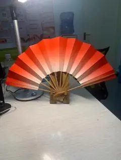 オレンジと赤のグラデーション扇子