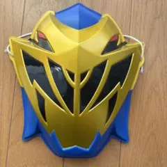 騎士竜戦隊リュウソウジャー　ゴールド　お面
