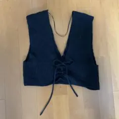 【匿名配送】黒いリブ編みVネックニットベスト　M