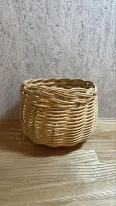 【日本製・手編み】（籐）バスケット　小物入れ　ハンドメイド　エッグバスケット