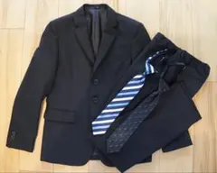 美品！160cmサイズ ピンストライプ ブラックスーツ レジメンタルタイ2本付き